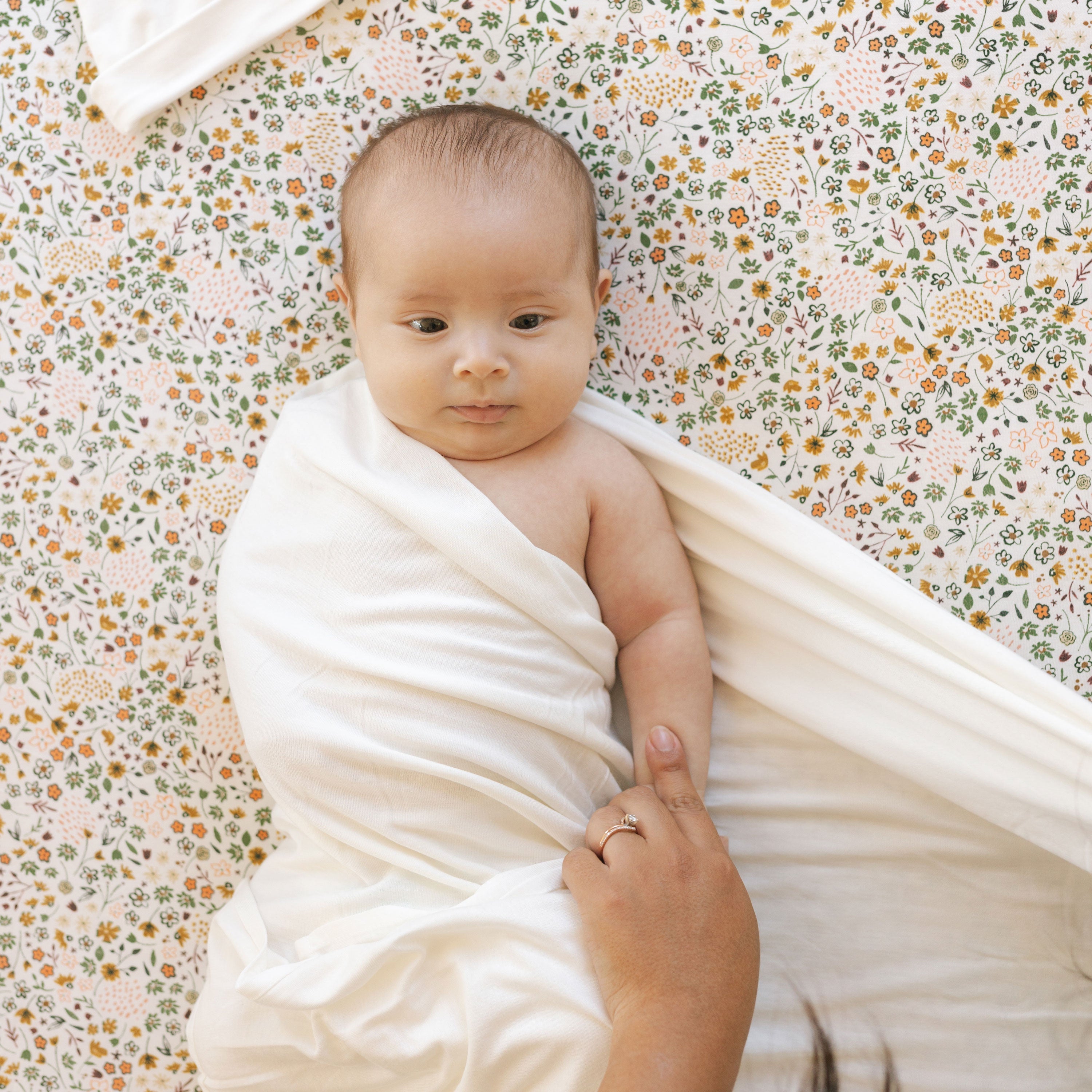 Stretch Knit Swaddle Blanket 2 Pack White